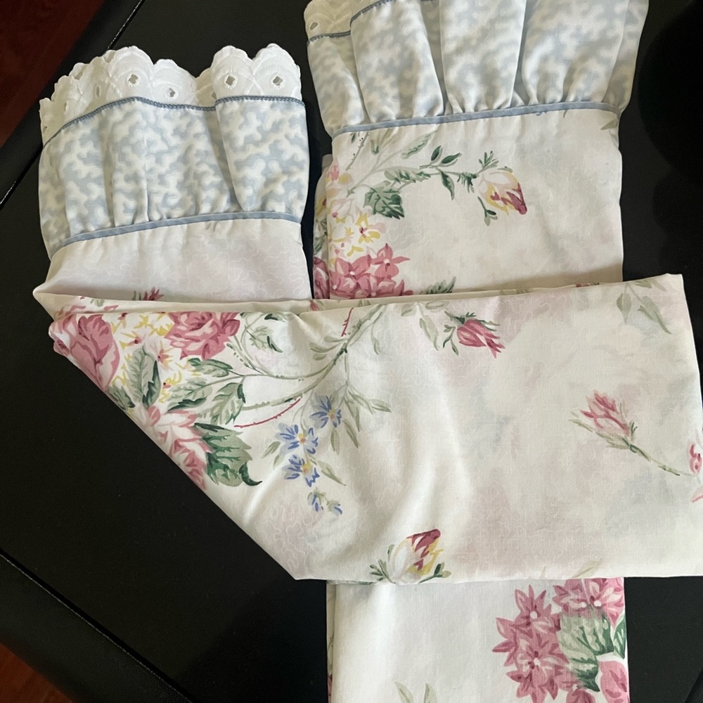 Waverly Floral queen Standard pillow cases W/ Ruffle